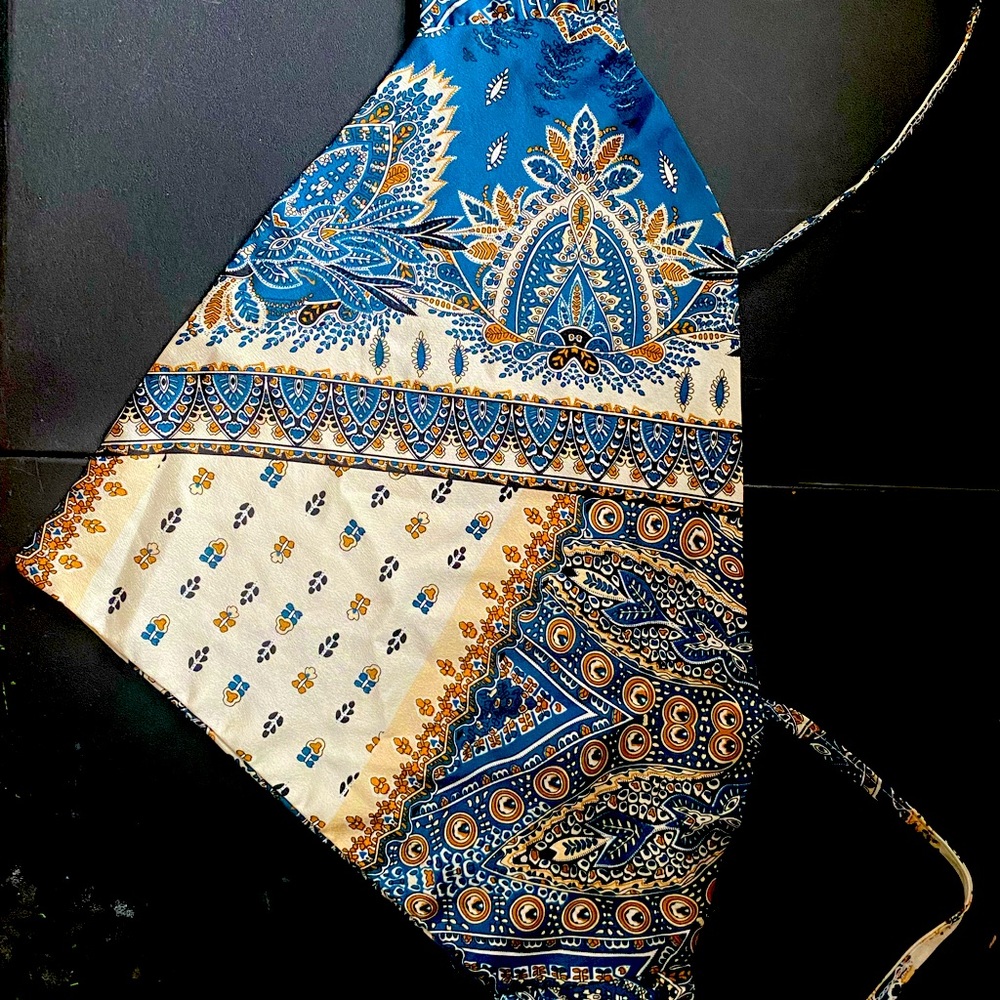 Back tie triangle tank